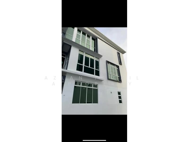 Rumah Teres untuk Dijual di Iskandar Puteri (Nusajaya) (Johor) - Azlan Ismail aiproperty - Exterior - PropertyGuru.com.my