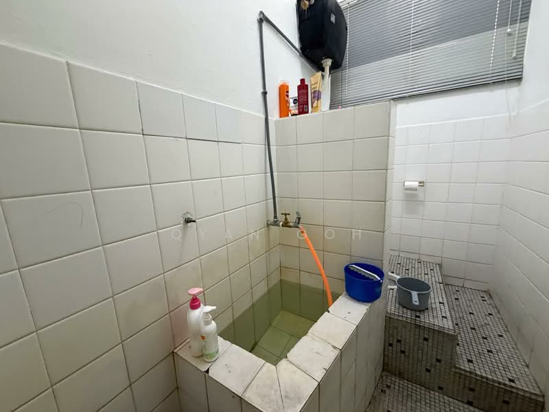 Rumah Berkembar untuk Dijual di Island Park (Jelutong) - Qyan Goh - Bathroom - PropertyGuru.com.my