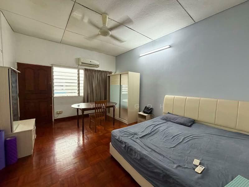 Rumah Berkembar untuk Dijual di Island Park (Jelutong) - Qyan Goh - Bedroom - PropertyGuru.com.my