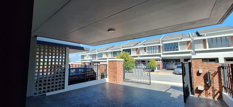 Untuk Disewa - Elmina Green Five