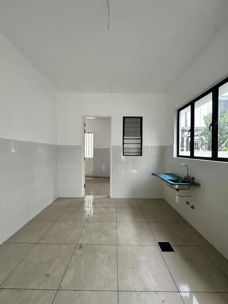 Semi-Detached House for Sale in Setia Utama (Setia Alam) - Jess Tee - Kitchen - PropertyGuru.com.my