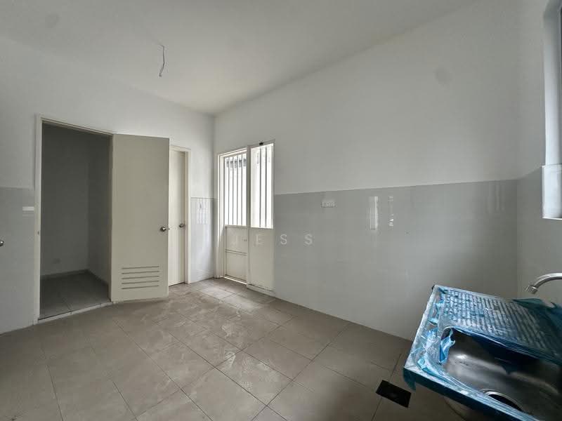 Semi-Detached House for Sale in Setia Utama (Setia Alam) - Jess Tee - Kitchen - PropertyGuru.com.my