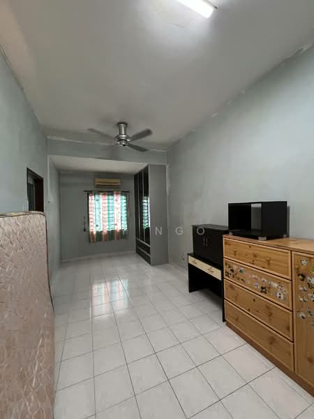 Rumah Teres 2 Tingkat untuk Dijual di Bandar Putra (Kulai) - SY Ngo - Bedroom - PropertyGuru.com.my