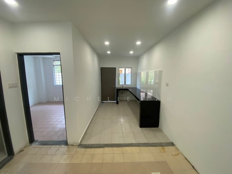 Rumah Bandar untuk Dijual di Shah Alam (Selangor) - Michelle Tan - Kitchen - PropertyGuru.com.my