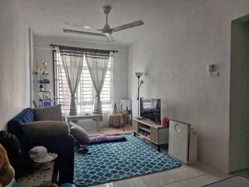 Pangsapuri untuk Dijual di Pangsapuri Pulai Mutiara 3 - Xiuxiu Ng - Living Room - PropertyGuru.com.my