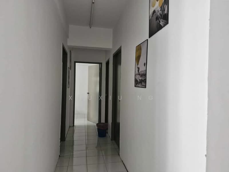 Pangsapuri untuk Dijual di Pangsapuri Pulai Mutiara 3 - Xiuxiu Ng - Corridor - PropertyGuru.com.my