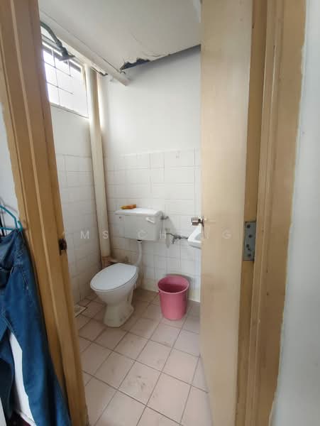 Pangsapuri untuk Disewa di Pangsapuri Opal - MS Chong - Bathroom - PropertyGuru.com.my