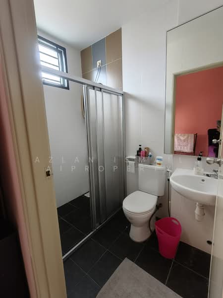 2-storey Terraced House for Sale in Johor Bahru (Johor) - Azlan Ismail aiproperty - Bathroom - PropertyGuru.com.my