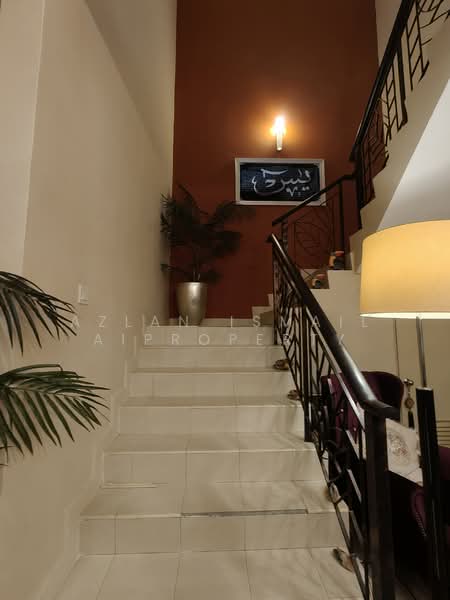 2-storey Terraced House for Sale in Johor Bahru (Johor) - Azlan Ismail aiproperty - Interior - PropertyGuru.com.my