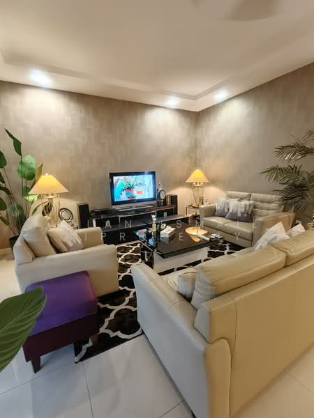 2-storey Terraced House for Sale in Johor Bahru (Johor) - Azlan Ismail aiproperty - Living Room - PropertyGuru.com.my