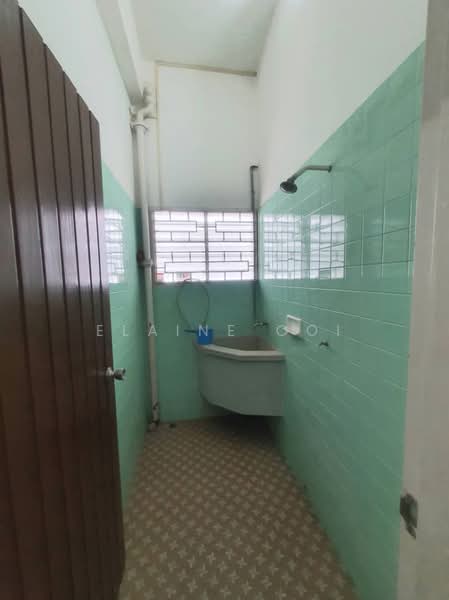 Rumah Berkembar untuk Disewa di Ayer Itam (Penang) - Elaine Ooi - Bathroom - PropertyGuru.com.my