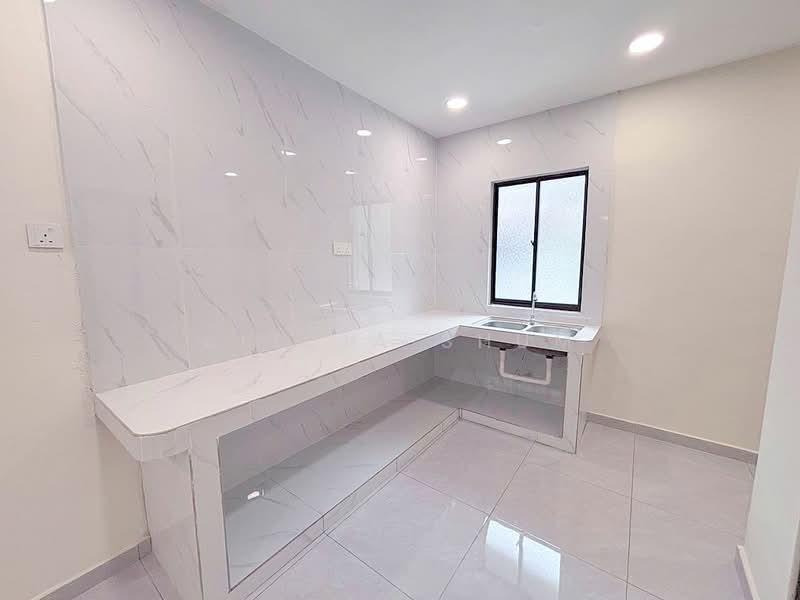 2-storey Terraced House for Sale in Taman Skudai Baru (Skudai) - Alicia Shum - Kitchen - PropertyGuru.com.my