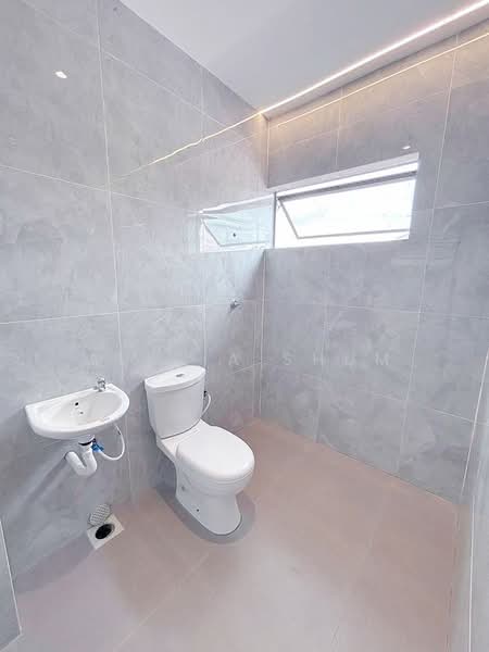 2-storey Terraced House for Sale in Taman Skudai Baru (Skudai) - Alicia Shum - Bathroom - PropertyGuru.com.my