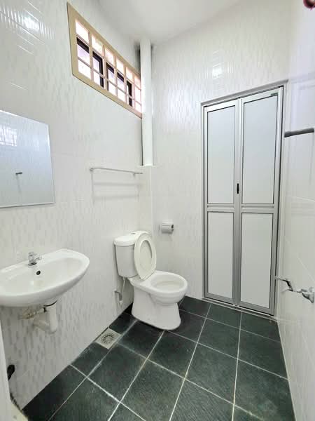 2-storey Terraced House for Rent in Bandar Selesa Jaya (Skudai) - Iwen Yap - Bathroom - PropertyGuru.com.my