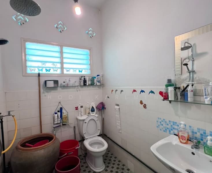 Bungalow for Sale in Seksyen 12 (Petaling Jaya) - Hooi Karlmen - Bathroom - PropertyGuru.com.my