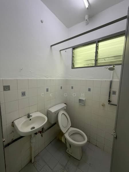 Pangsapuri untuk Dijual di Taman Seri Sari (Sunshine Garden) - CK Goh - Bathroom - PropertyGuru.com.my