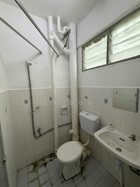 Pangsapuri untuk Dijual di Taman Seri Sari (Sunshine Garden) - CK Goh - Bathroom - PropertyGuru.com.my