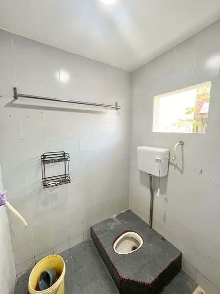 Rumah Teres 1 Tingkat untuk Dijual di Taman Universiti (Skudai) - Chloe Lai - Bathroom - PropertyGuru.com.my