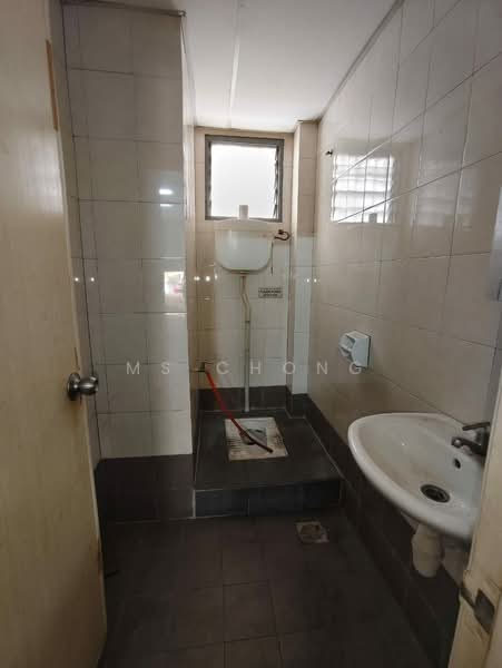Shop for Rent in Shah Alam (Selangor) - MS Chong - Bathroom - PropertyGuru.com.my