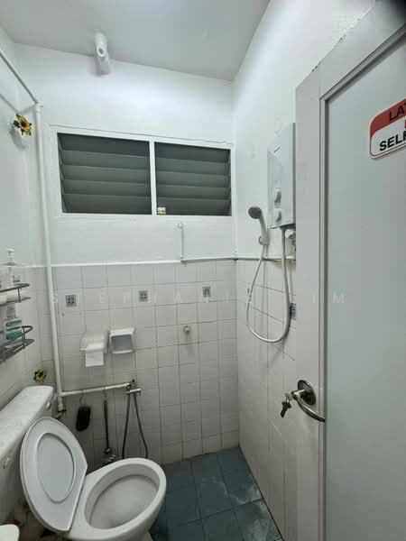 Pangsapuri untuk Dijual di Taman Seri Sari (Sunshine Garden) - Stephanie Lim - Bathroom - PropertyGuru.com.my
