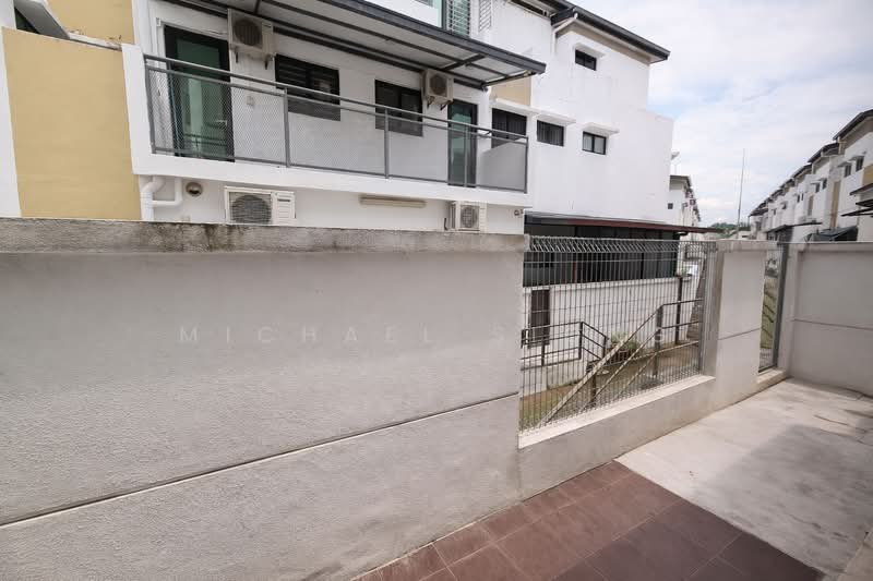 3-storey Terraced House for Rent in Rawang (Selangor) - Michael Siong - Exterior - PropertyGuru.com.my
