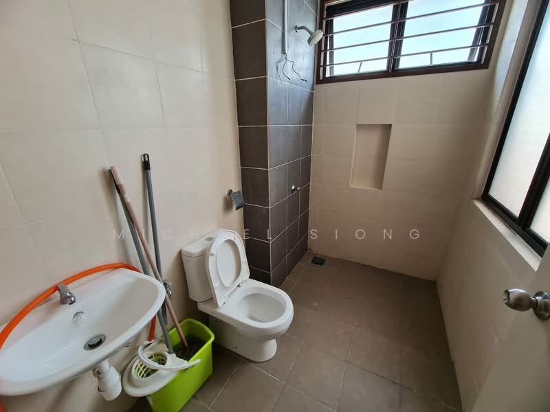 3-storey Terraced House for Rent in Rawang (Selangor) - Michael Siong - Bathroom - PropertyGuru.com.my