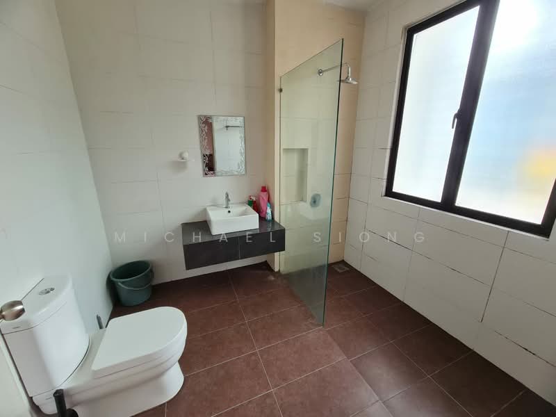 3-storey Terraced House for Rent in Rawang (Selangor) - Michael Siong - Bathroom - PropertyGuru.com.my