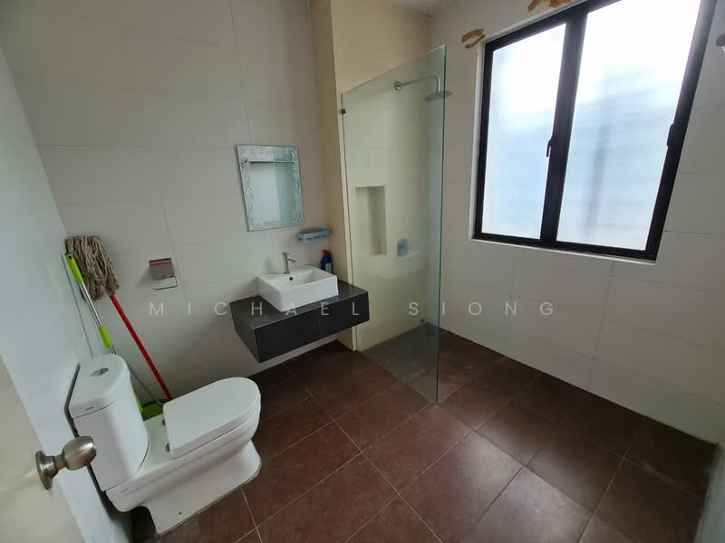 3-storey Terraced House for Rent in Rawang (Selangor) - Michael Siong - Bathroom - PropertyGuru.com.my