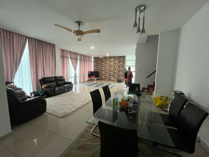 Rumah Berkembar untuk Disewa di Shah Alam (Selangor) - Aliff Iqbal - Living Room - PropertyGuru.com.my