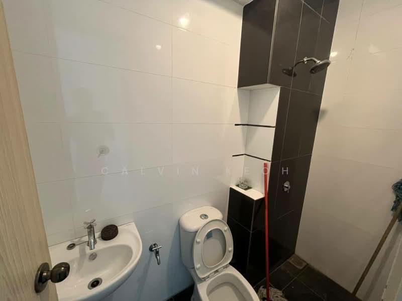 Kondominium untuk Dijual di The Clovers - Calvin Keoh - Bathroom - PropertyGuru.com.my