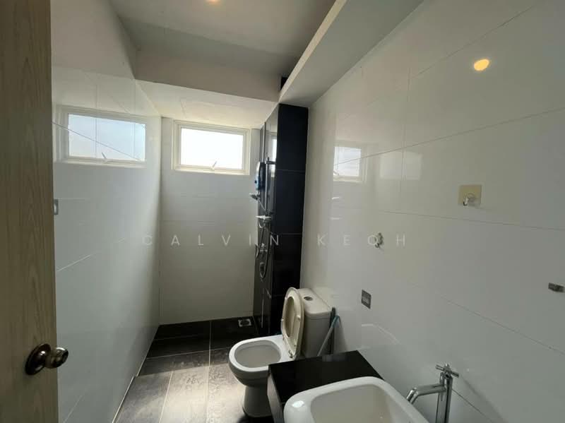 Kondominium untuk Dijual di The Clovers - Calvin Keoh - Bathroom - PropertyGuru.com.my