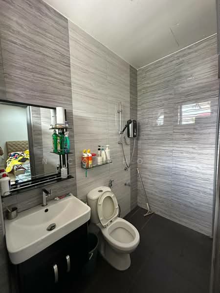 Rumah Teres 2 Tingkat untuk Dijual di Taman Setia Indah (Tebrau) - Nico Chong - Bathroom - PropertyGuru.com.my