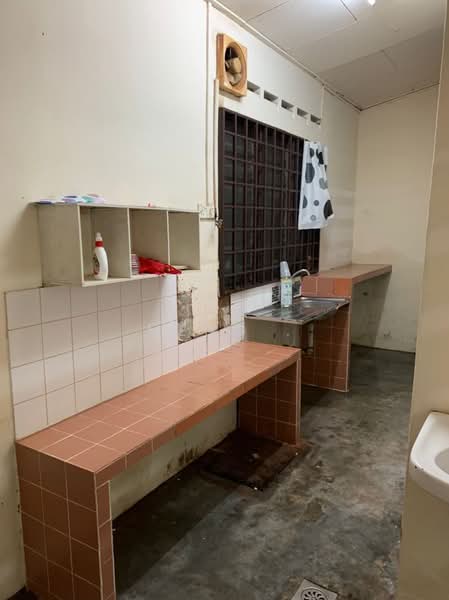 2-storey Terraced House for Sale in Pasir Gudang (Johor) - Meng . - Kitchen - PropertyGuru.com.my