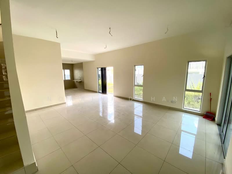 2-storey Terraced House for Sale in Bandar Sungai Long (Selangor) - Noraini Dahan - Living Room - PropertyGuru.com.my