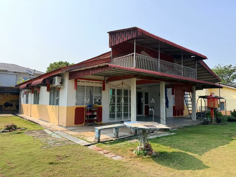 Bungalow House for Sale in Taman Perwira Cheng (Cheng) - Ramona Tan - Exterior - PropertyGuru.com.my
