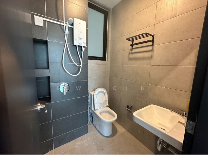 Servis Apartment untuk Dijual di Urban Suites - Edwin Chin - Bathroom - PropertyGuru.com.my