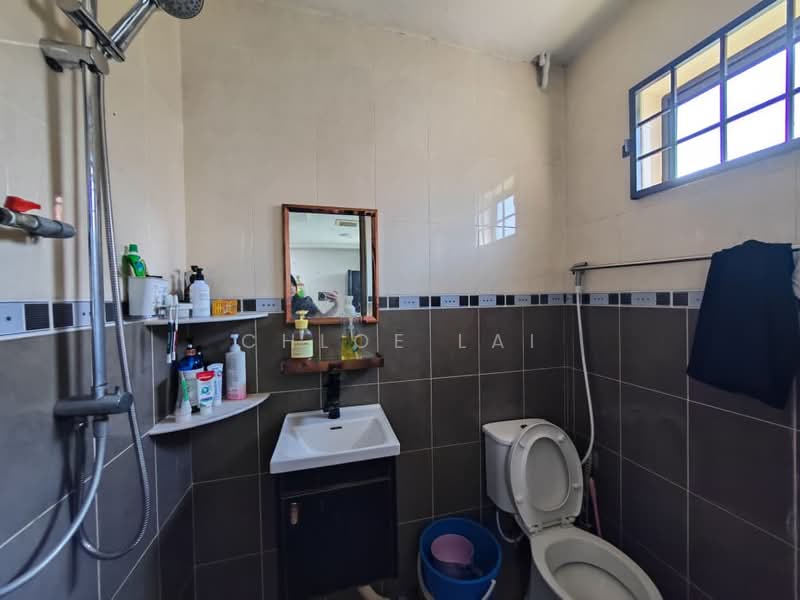 Rumah Teres 1 Tingkat untuk Dijual di Taman Universiti (Skudai) - Chloe Lai - Bathroom - PropertyGuru.com.my