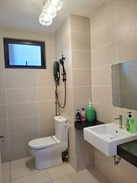 Rumah Bandar untuk Disewa di Puchong (Selangor) - Aliff Iqbal - Bathroom - PropertyGuru.com.my