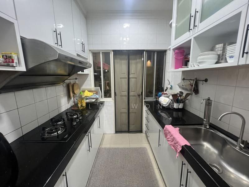 Kondominium untuk Dijual di Armanee Terrace - Dylan Wong - Kitchen - PropertyGuru.com.my