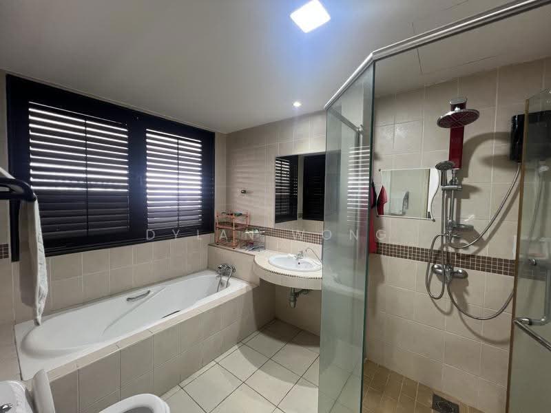Kondominium untuk Dijual di Armanee Terrace - Dylan Wong - Bathroom - PropertyGuru.com.my