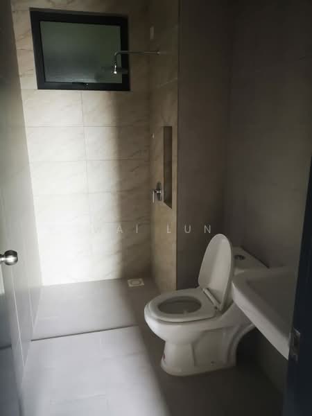 Kondominium untuk Dijual di The Holmes 2 - Wai Lun - Bathroom - PropertyGuru.com.my