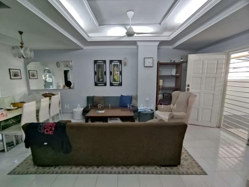 2-storey Terraced House for Sale in Seksyen 25 (Shah Alam) - Hairi Halim - Living Room - PropertyGuru.com.my
