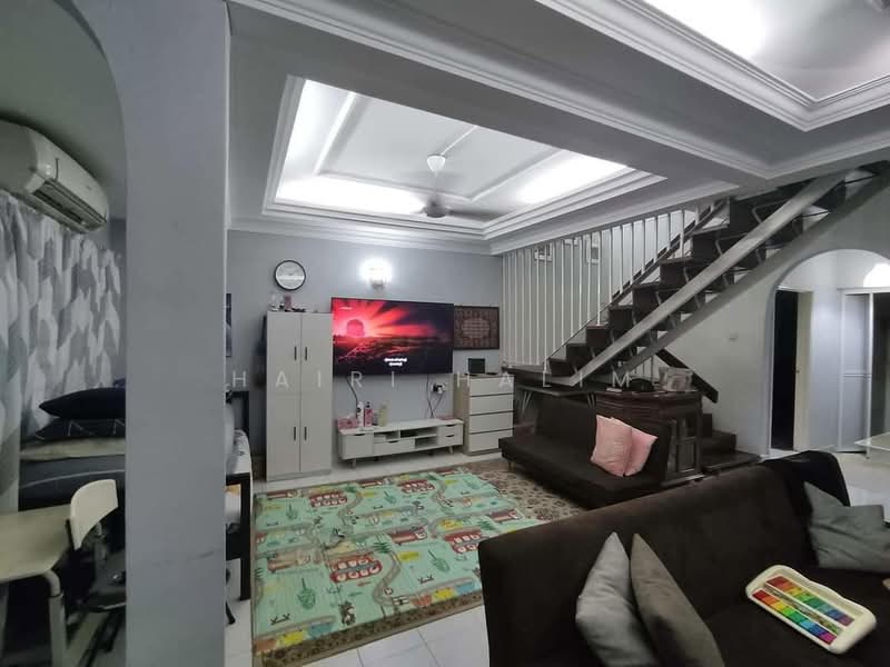2-storey Terraced House for Sale in Seksyen 25 (Shah Alam) - Hairi Halim - Living Room - PropertyGuru.com.my