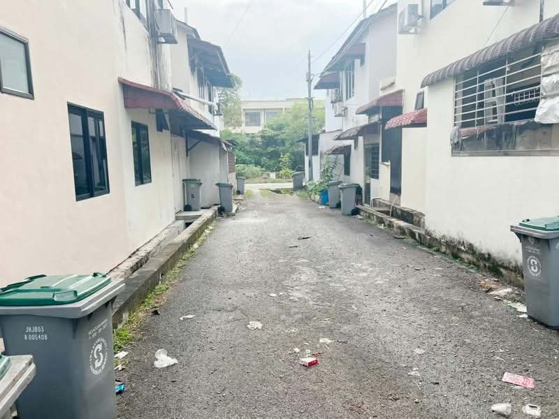Rumah Teres 2 Tingkat untuk Dijual di Bandar Baru Permas Jaya - Wil Mong - Exterior - PropertyGuru.com.my