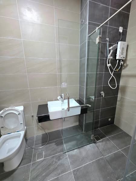 Semi-Detached House for Rent in Taman Sutera Utama (Skudai) - Yiky Lim - Bathroom - PropertyGuru.com.my