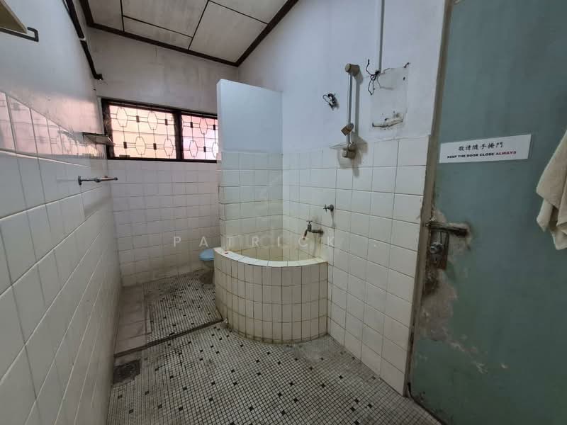 Rumah Berkembar untuk Dijual di Jelutong (Penang) - Patrick . - Bathroom - PropertyGuru.com.my