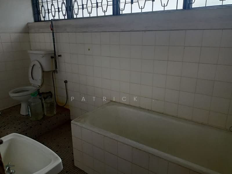Rumah Berkembar untuk Dijual di Jelutong (Penang) - Patrick . - Bathroom - PropertyGuru.com.my