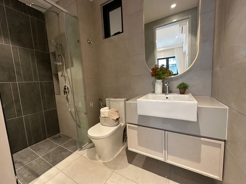 Service Residence for Sale at Stellaris @ Riana Dutamas - Karl Phang - Bathroom - PropertyGuru.com.my