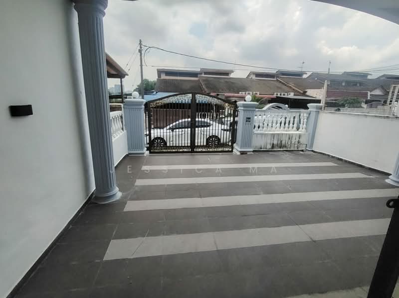 1-storey Terraced House for Rent in Taman Johor Jaya (Johor Bahru) - Jessica Ma - Exterior - PropertyGuru.com.my