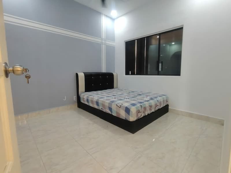 1-storey Terraced House for Rent in Taman Johor Jaya (Johor Bahru) - Jessica Ma - Bedroom - PropertyGuru.com.my